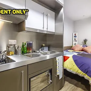 https://student-only-zeni-students-studios-in-brighton.brighton-hotels-england.com