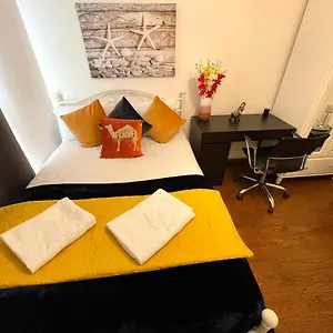 https://london-stratford-luxury-house-5-minutes-walk-station.brighton-hotels-england.com