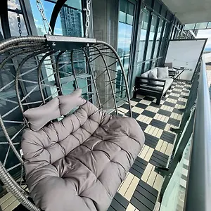 https://stylish-suite-at-300-front-street-west.niagara-fallshotels.com